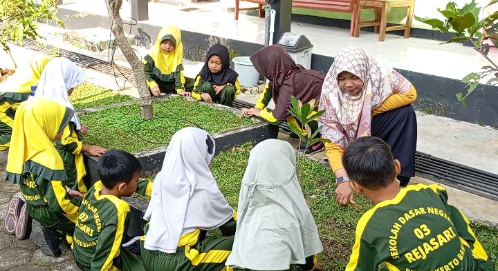Moment Jumat Bersih